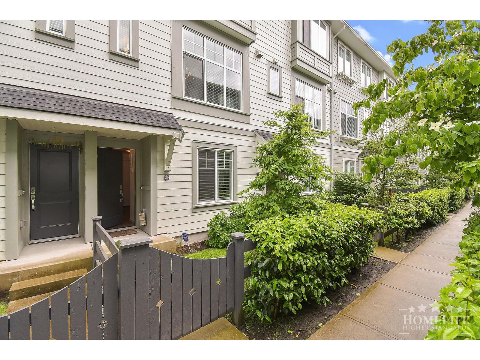 39 15850 85 Avenue Property Photo 1