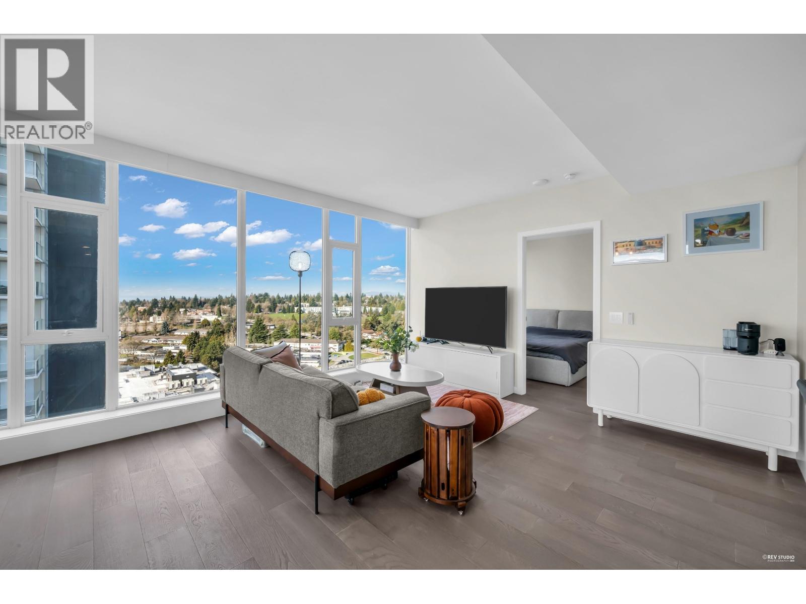 1906 7433 Cambie Street Property Photo 2