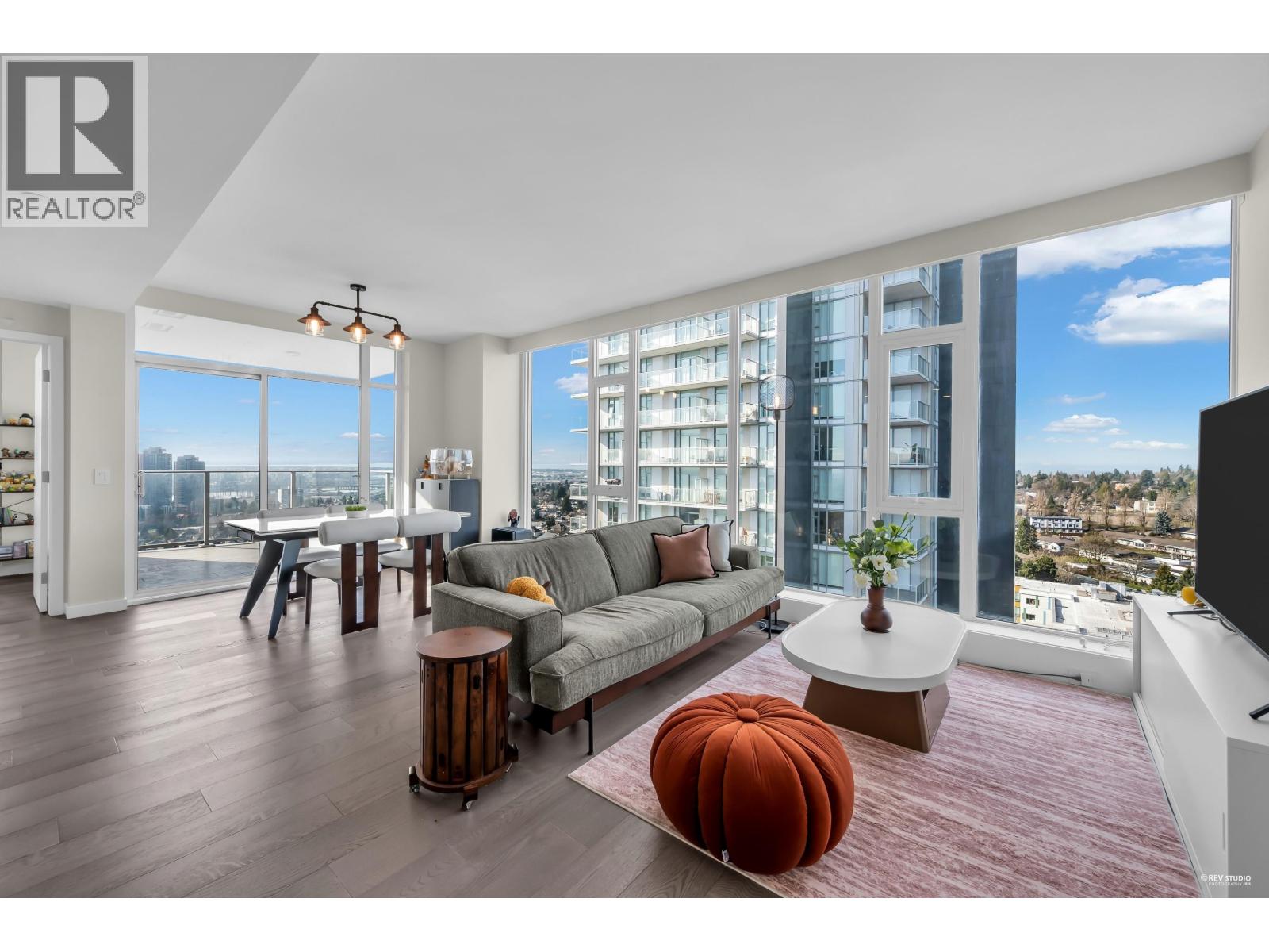 1906 7433 Cambie Street Property Photo 3