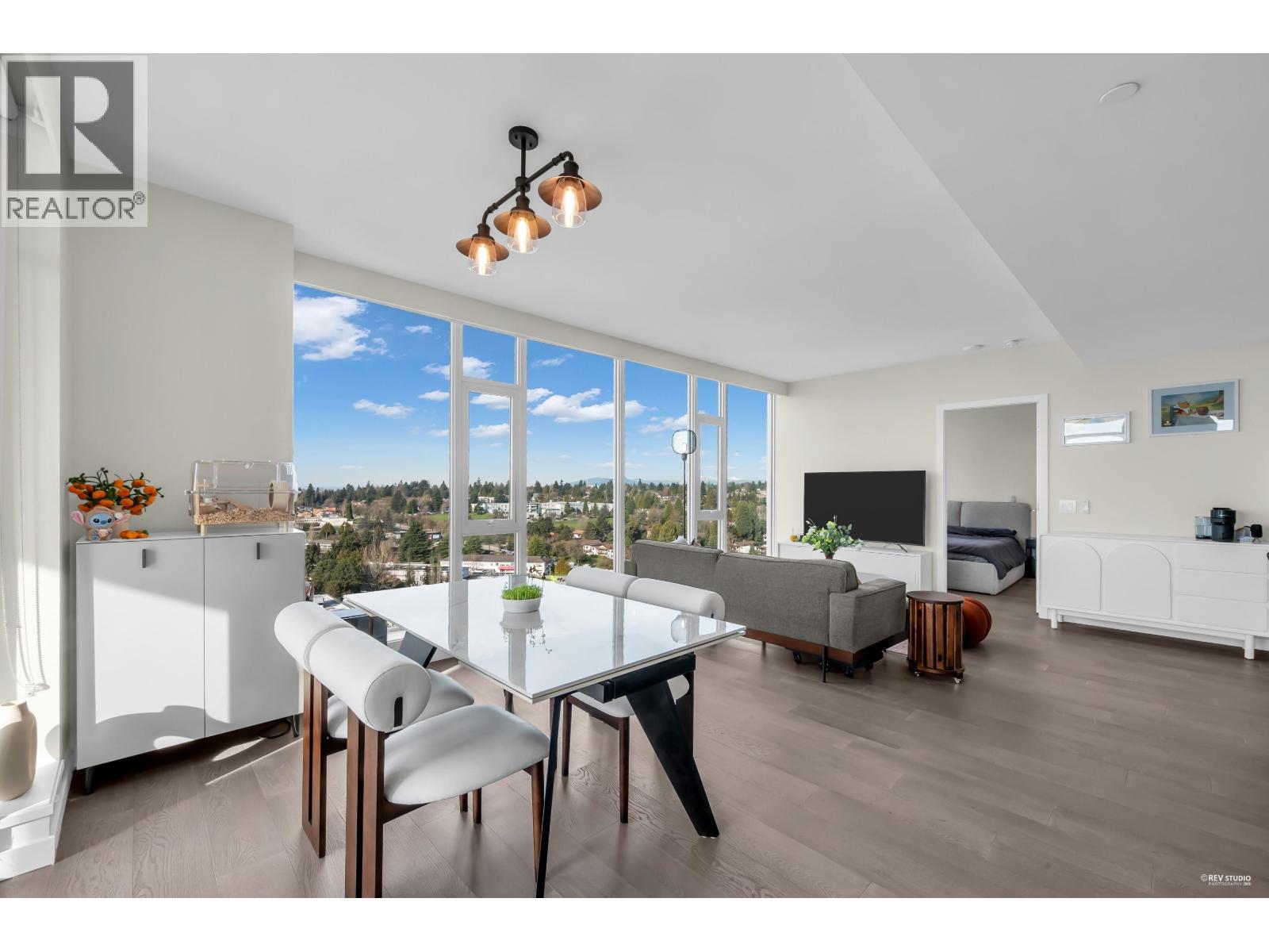 1906 7433 Cambie Street Property Photo 8