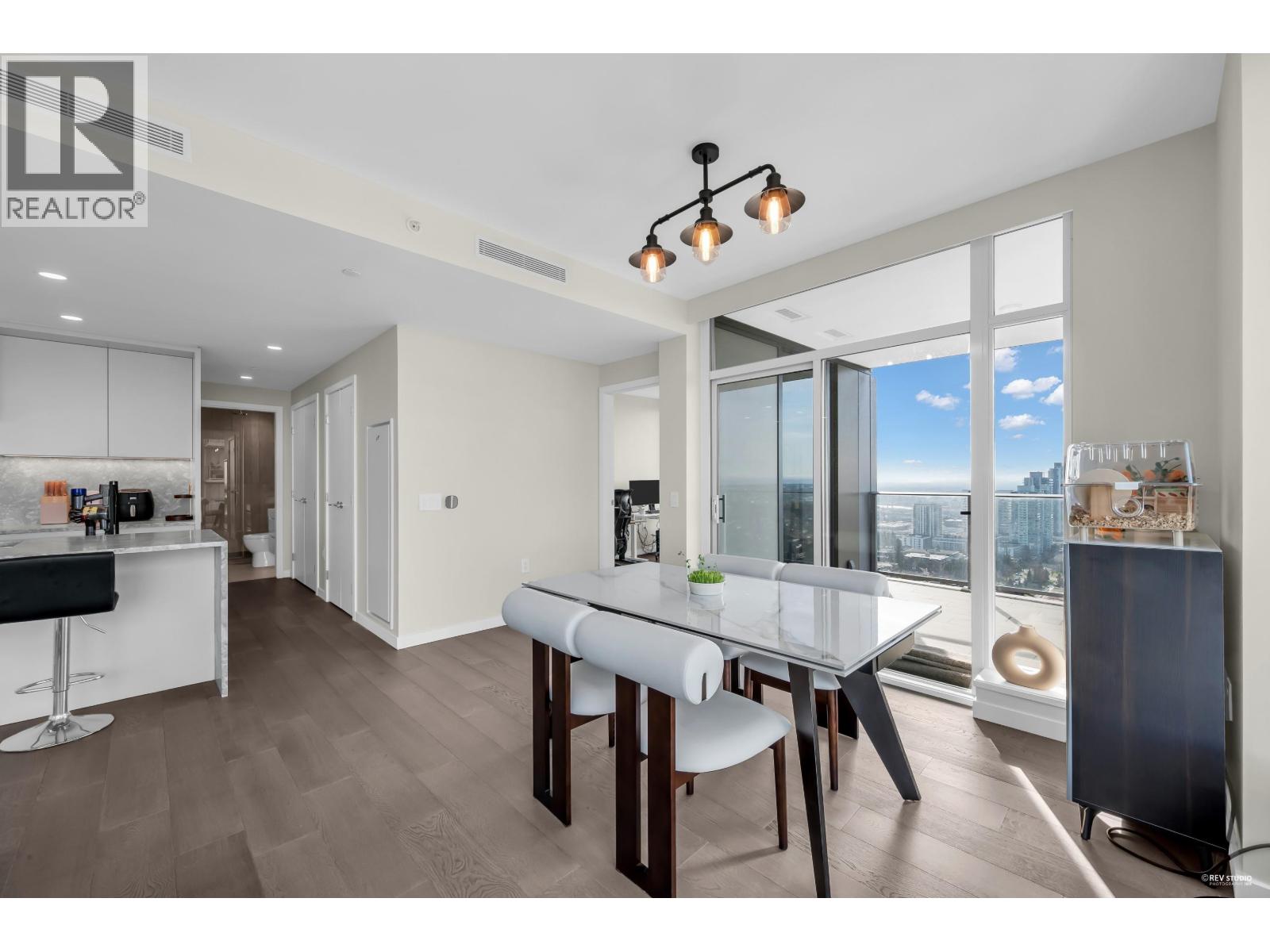 1906 7433 Cambie Street Property Photo 11
