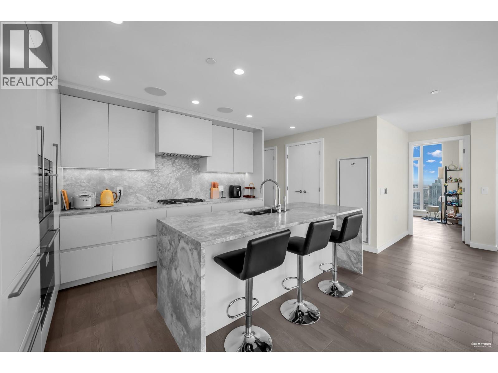 1906 7433 Cambie Street Property Photo 14