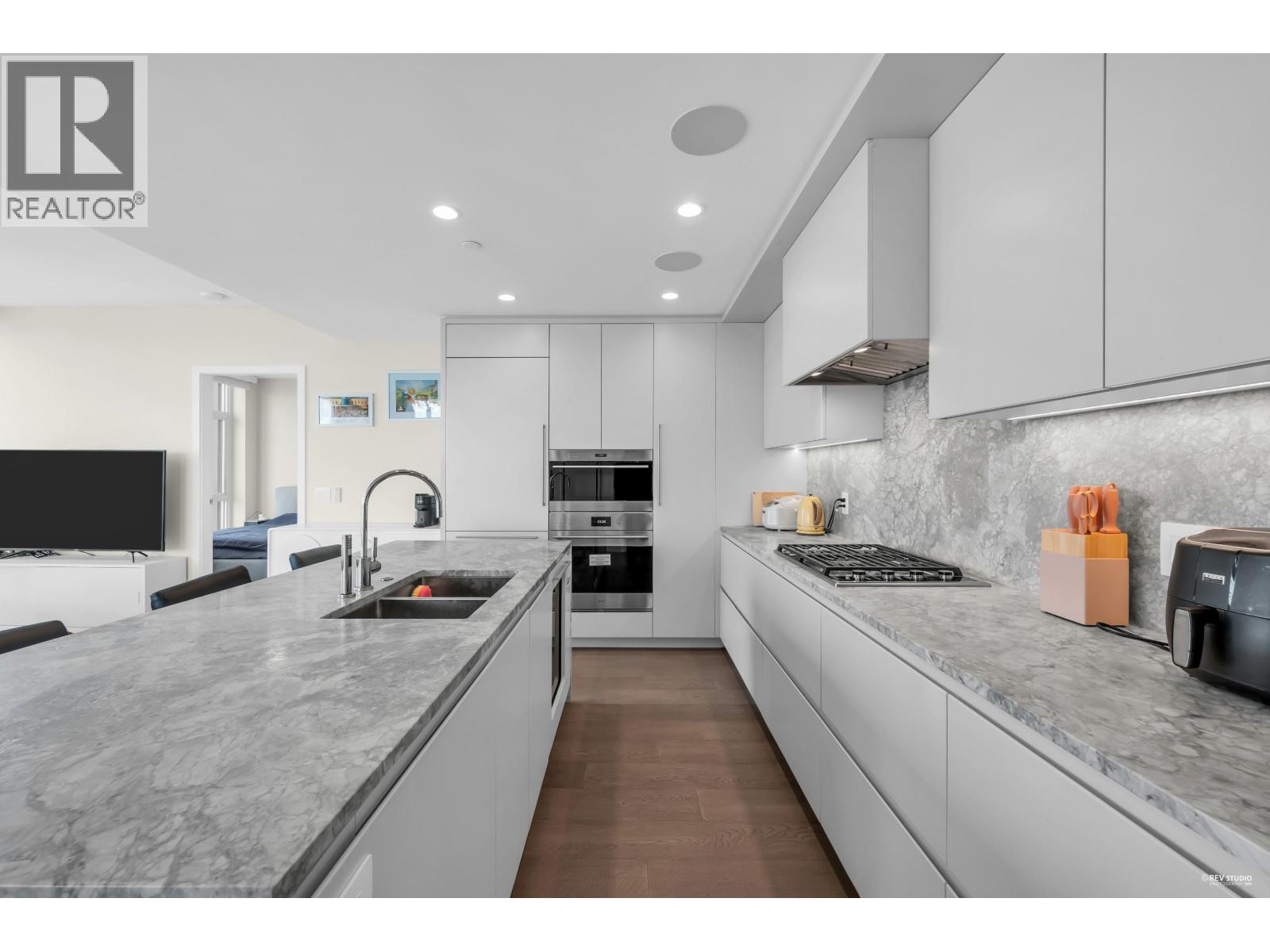 1906 7433 Cambie Street Property Photo 16