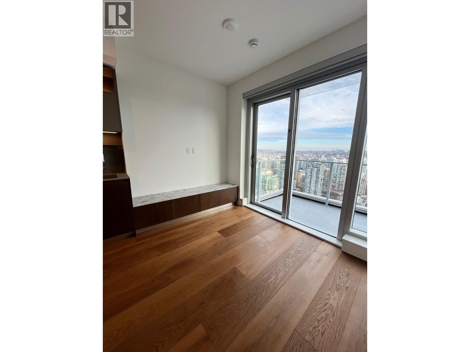 3405 1277 Hornby Property Photo 10