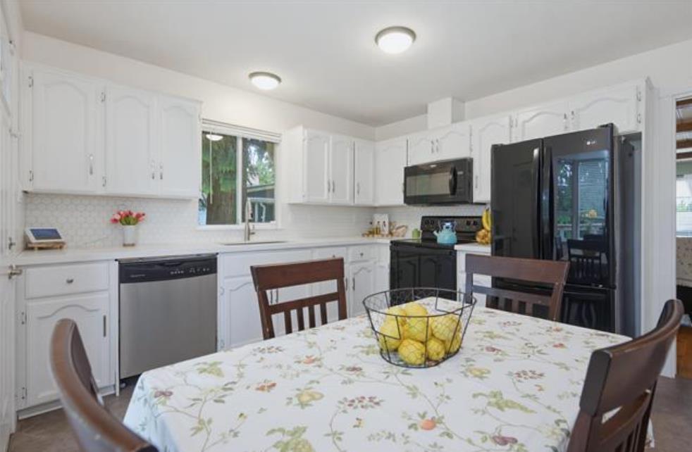 6079 173a Street Property Photo 7