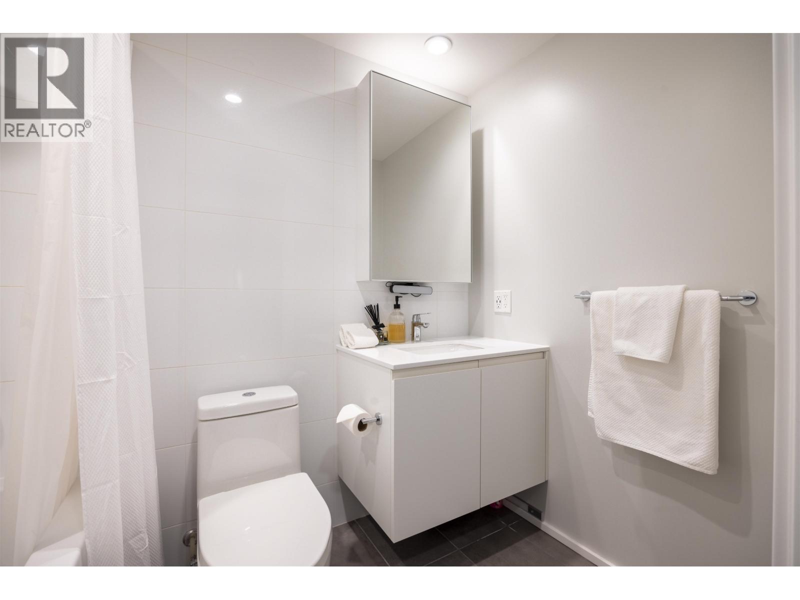 2606 3888 Evergreen Place Property Photo 12