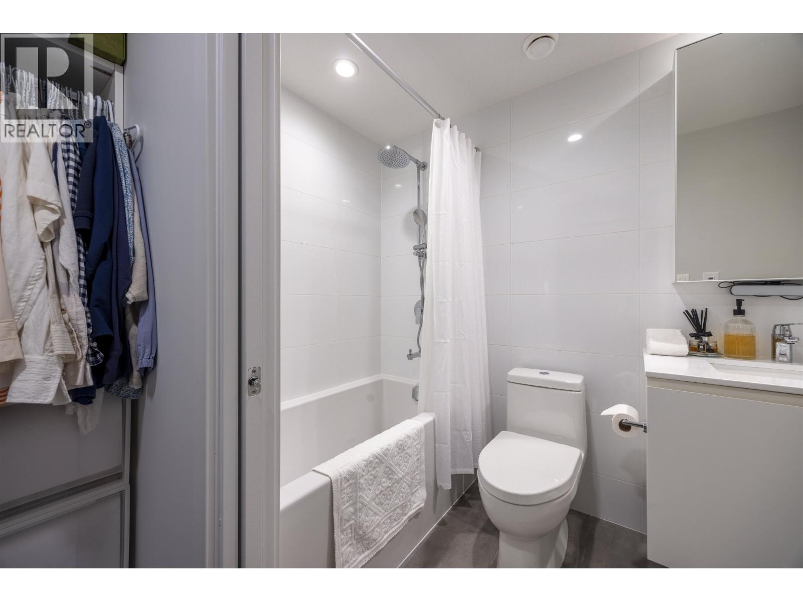 2606 3888 Evergreen Place Property Photo 13