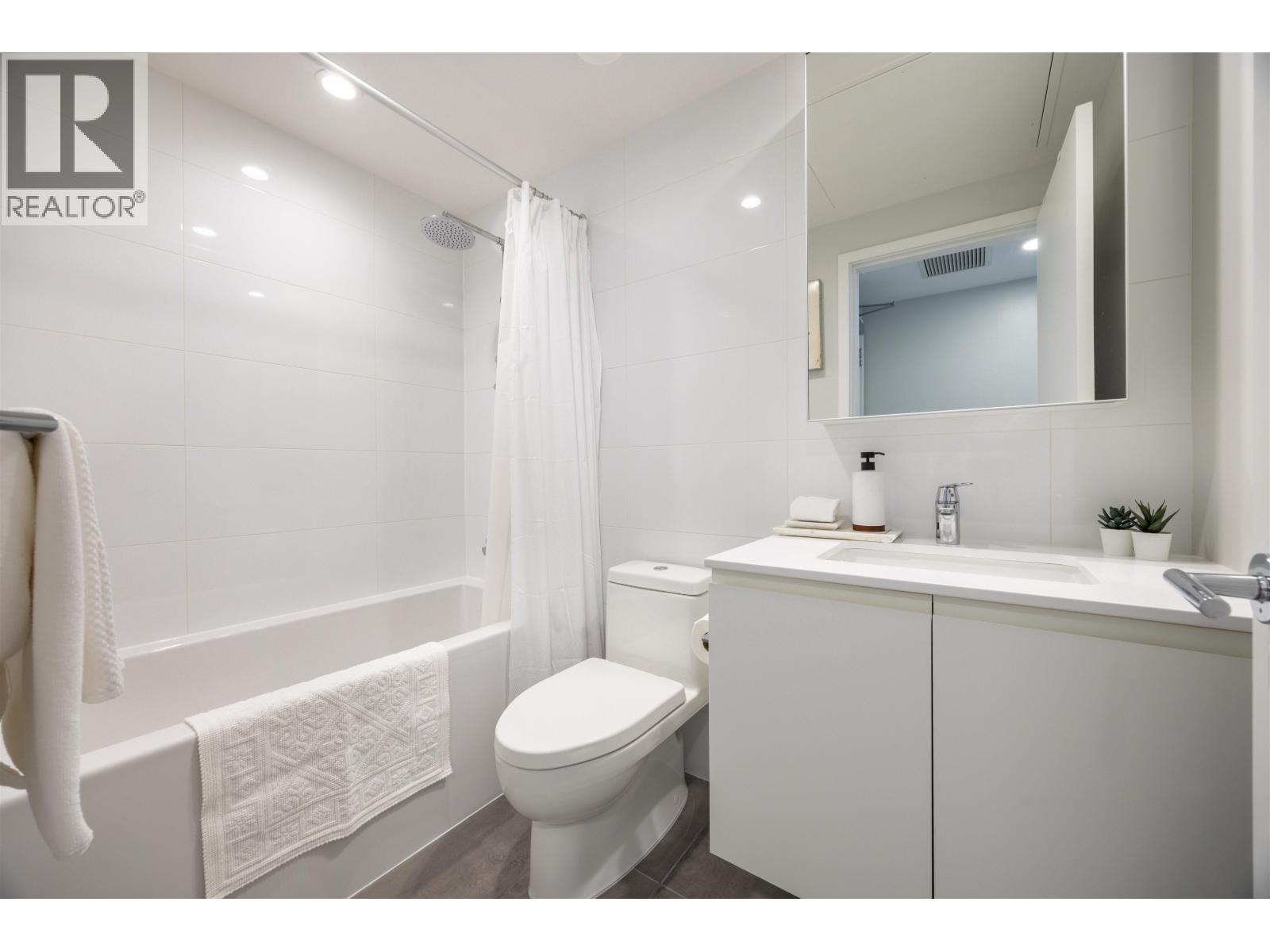 2606 3888 Evergreen Place Property Photo 17