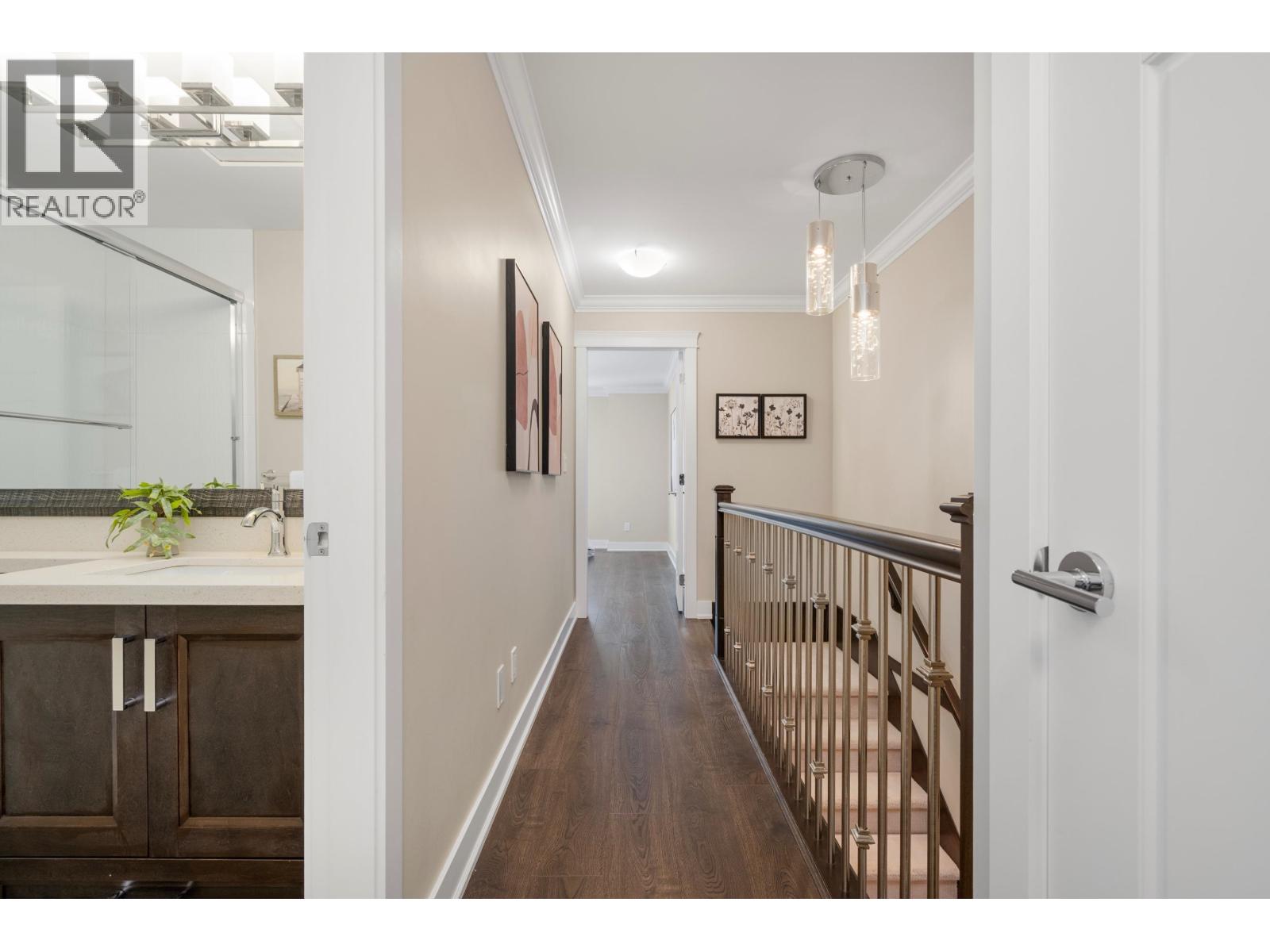 14 6033 Williams Road Property Photo 15