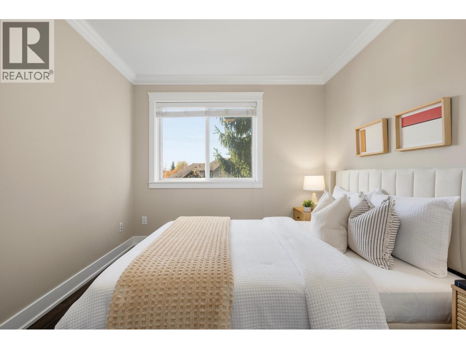 14 6033 Williams Road Property Photo 17