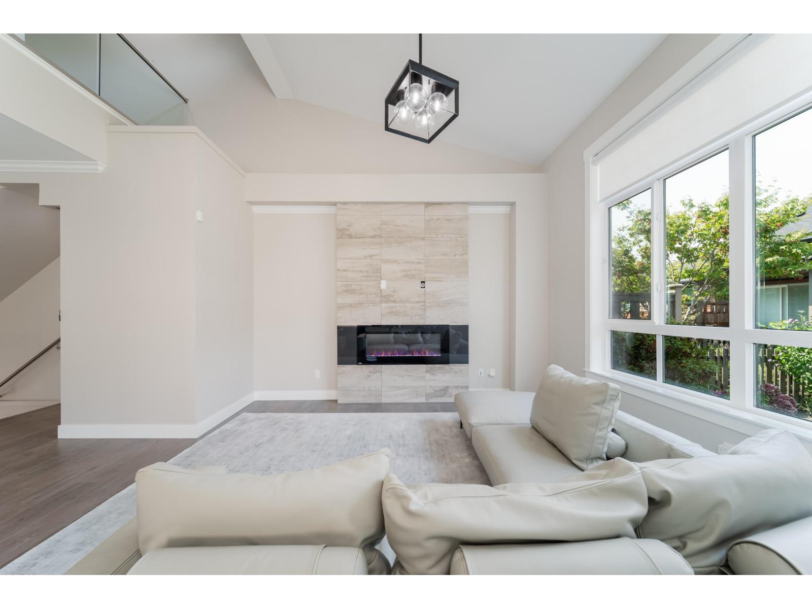 82 17033 Fraser Highway Property Photo 4