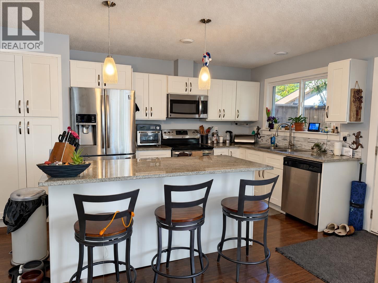 835 North Road Property Photo 4