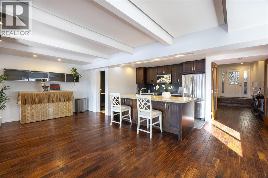 936 Alderside Road Property Photo 10