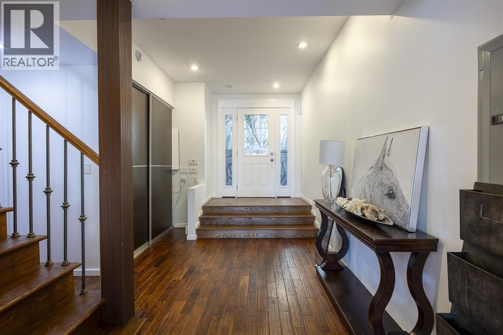936 Alderside Road Property Photo 12