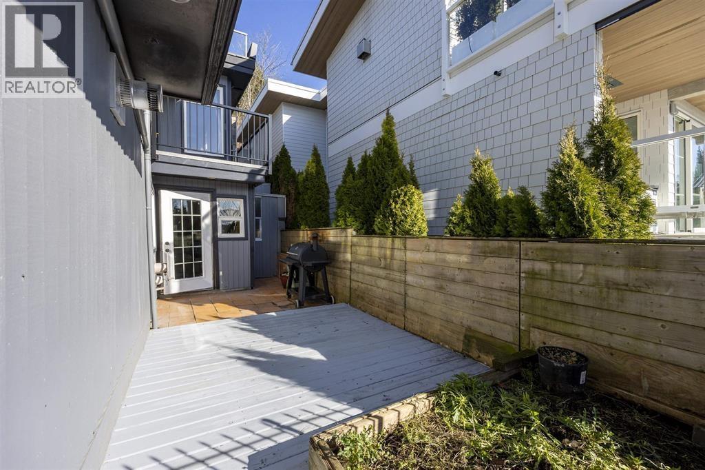936 Alderside Road Property Photo 17