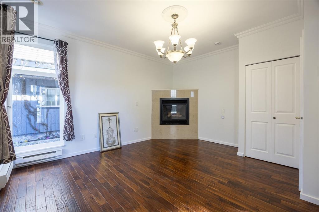 936 Alderside Road Property Photo 28