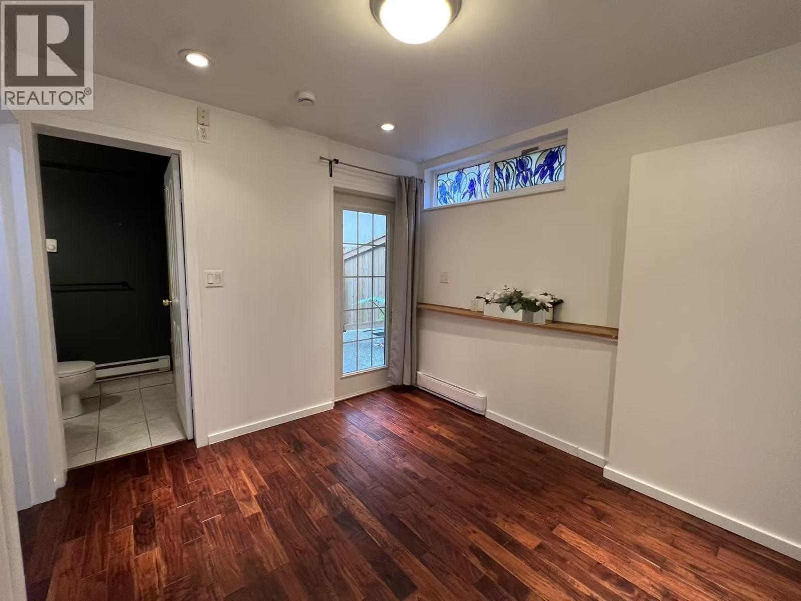 936 Alderside Road Property Photo 30