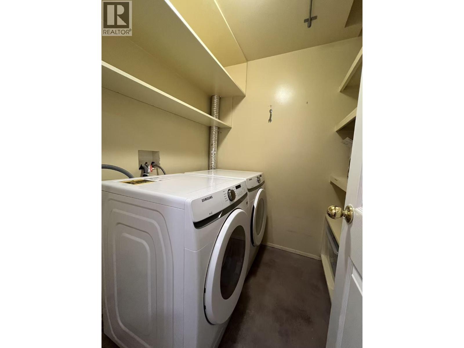 936 Alderside Road Property Photo 34