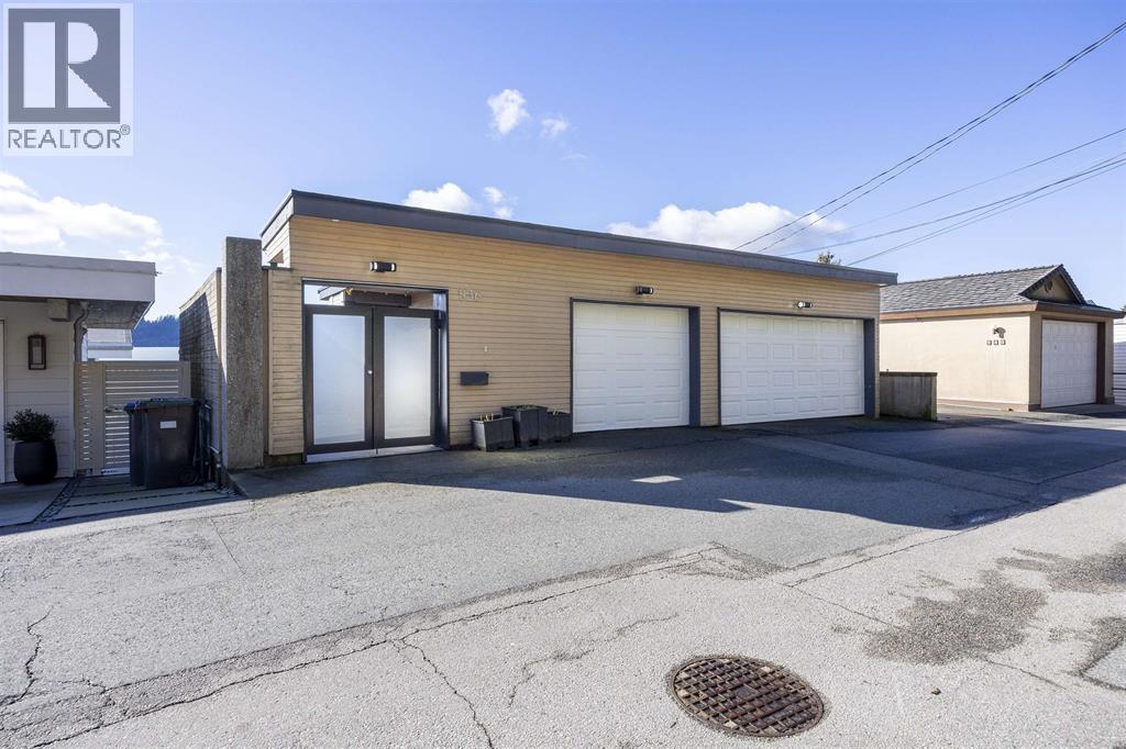 936 Alderside Road Property Photo 40