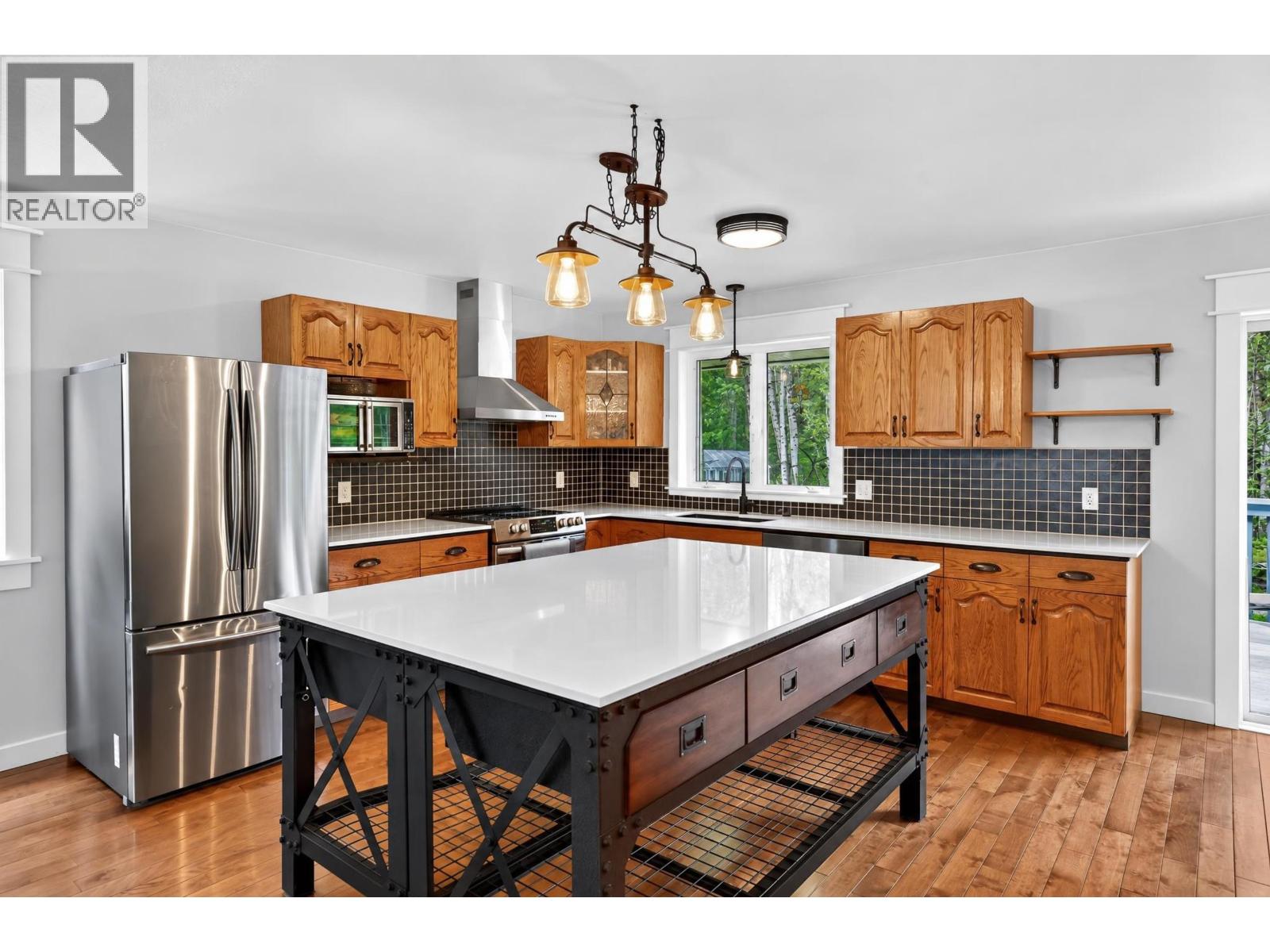 9365 Olaf Road Property Photo 4