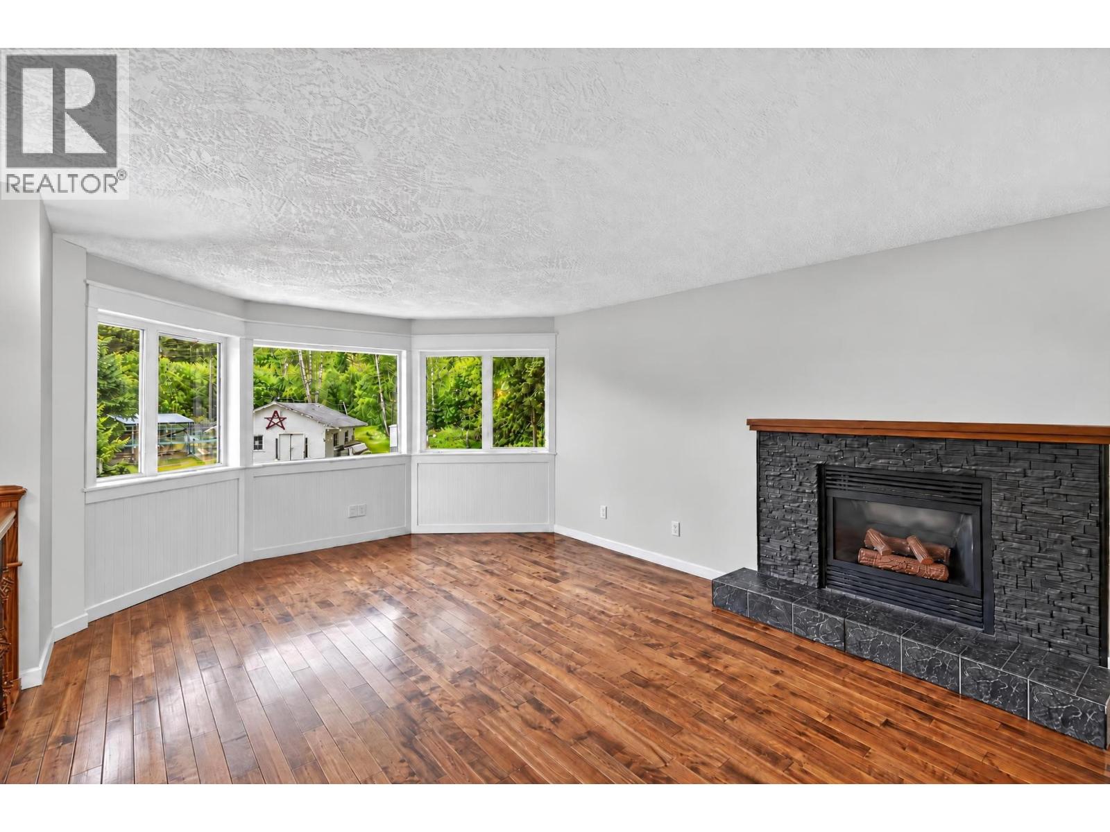 9365 Olaf Road Property Photo 8