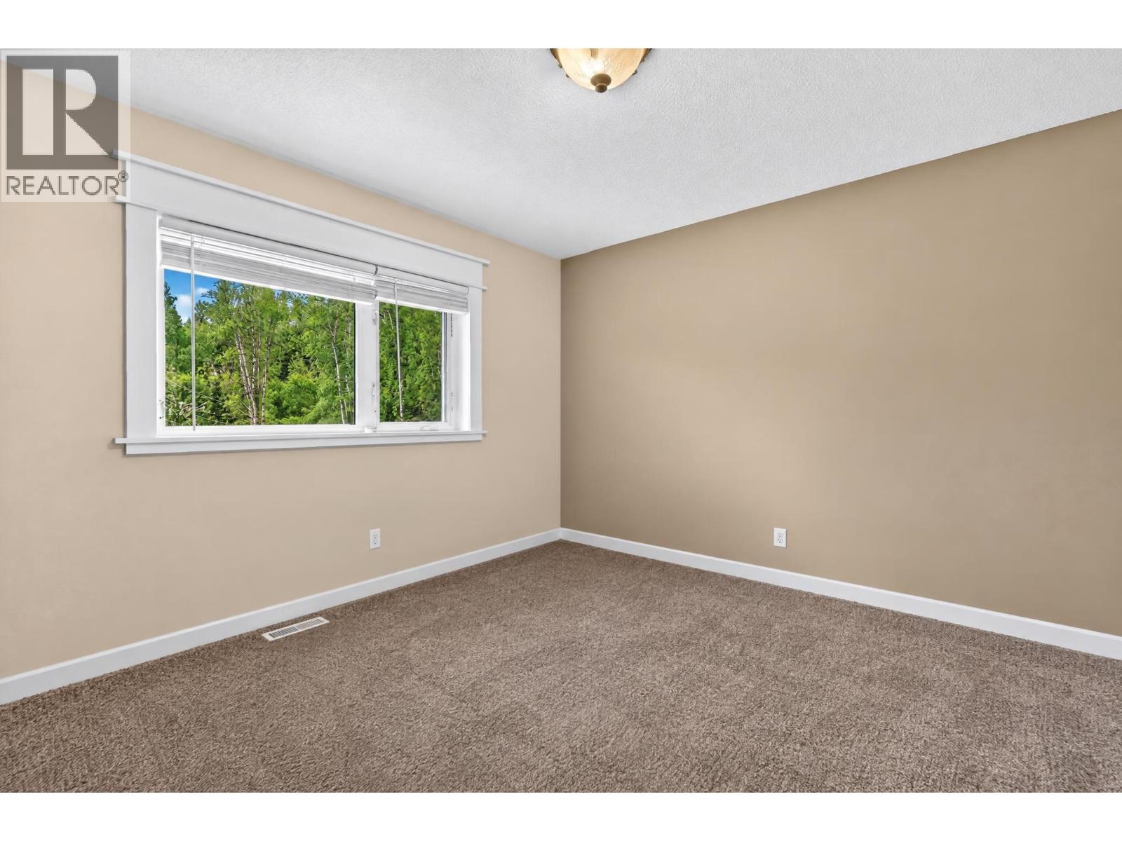 9365 Olaf Road Property Photo 9