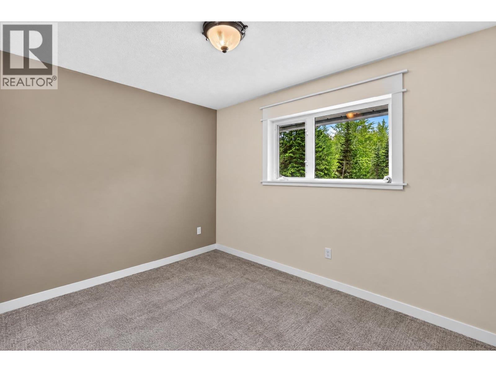 9365 Olaf Road Property Photo 12