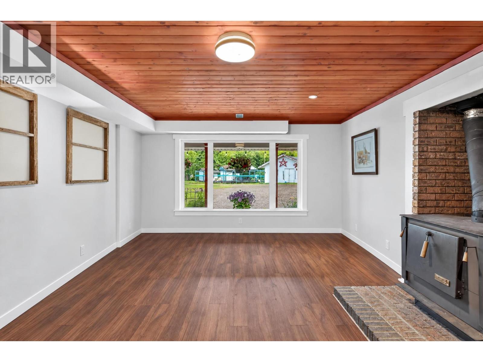 9365 Olaf Road Property Photo 20