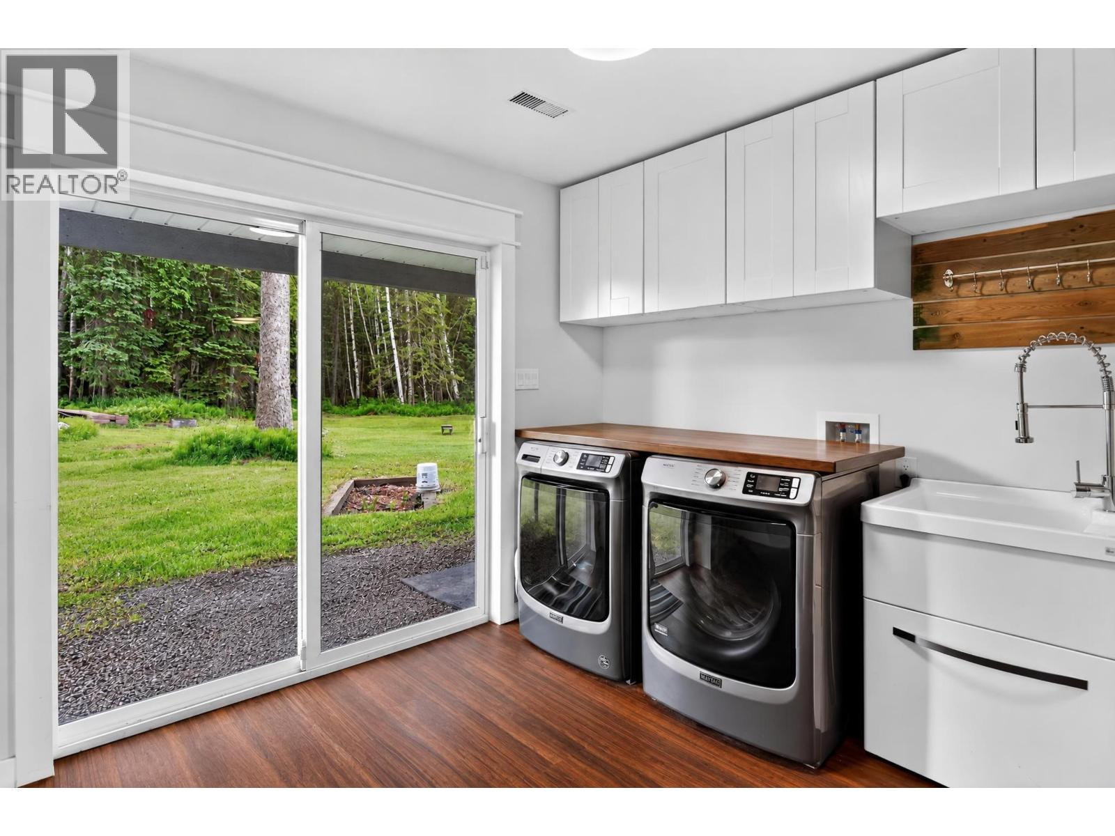 9365 Olaf Road Property Photo 21