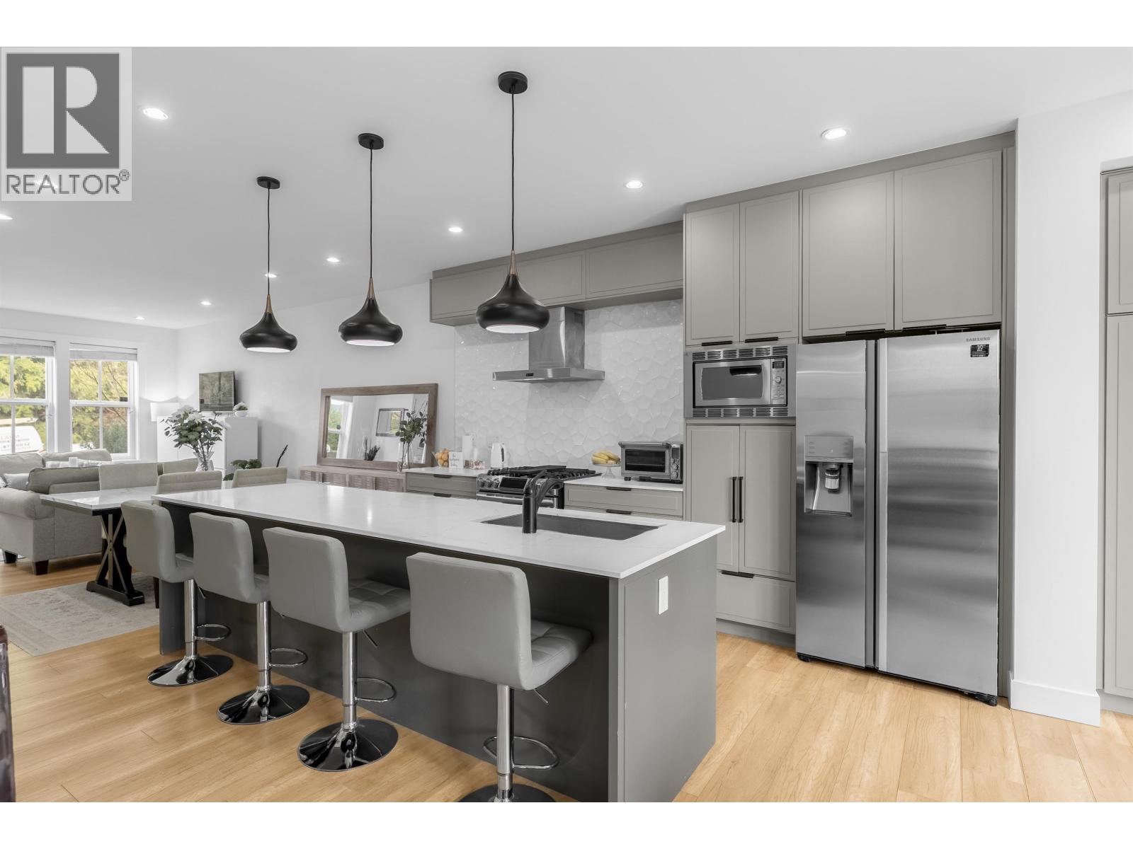 101 3416 Queenston Avenue Property Photo 10