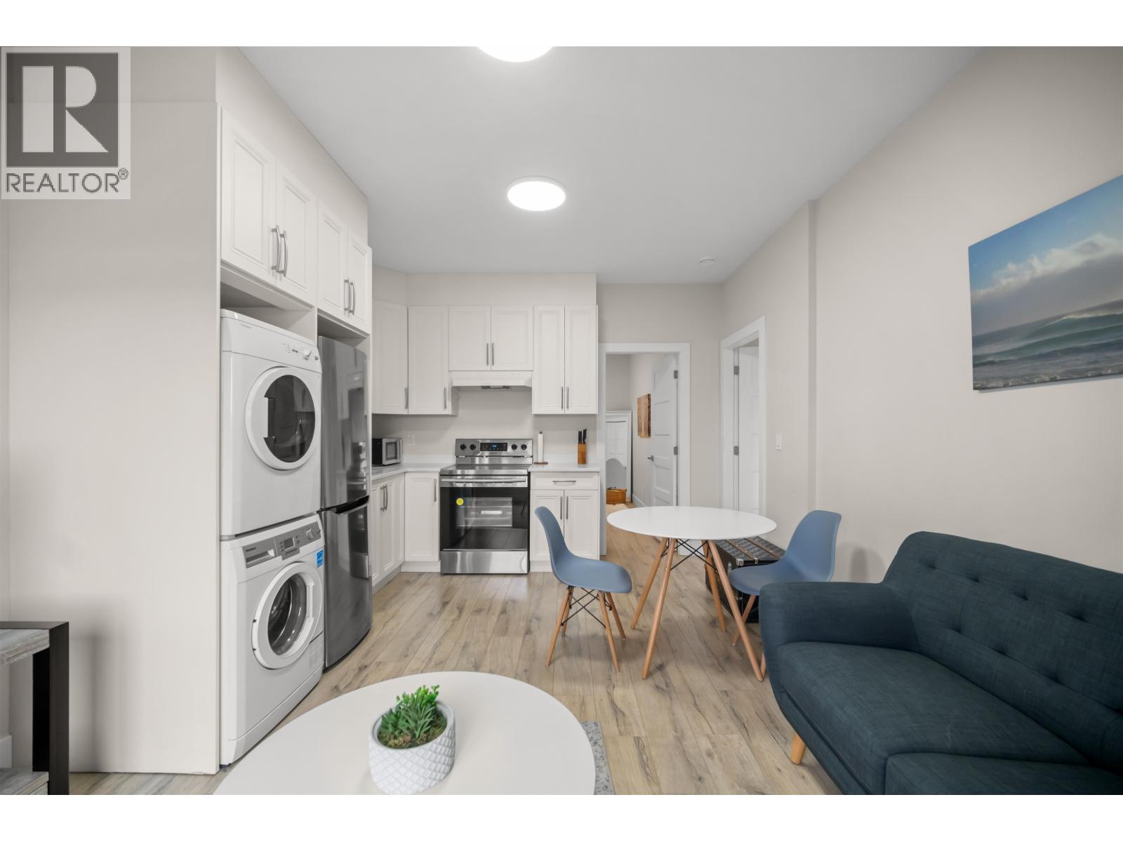 4986 Inman Avenue Property Photo 19