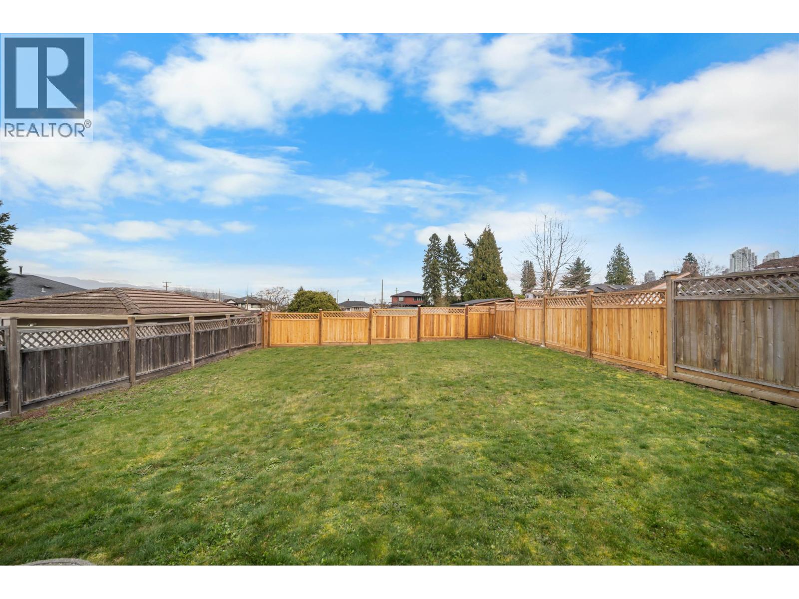 4986 Inman Avenue Property Photo 20