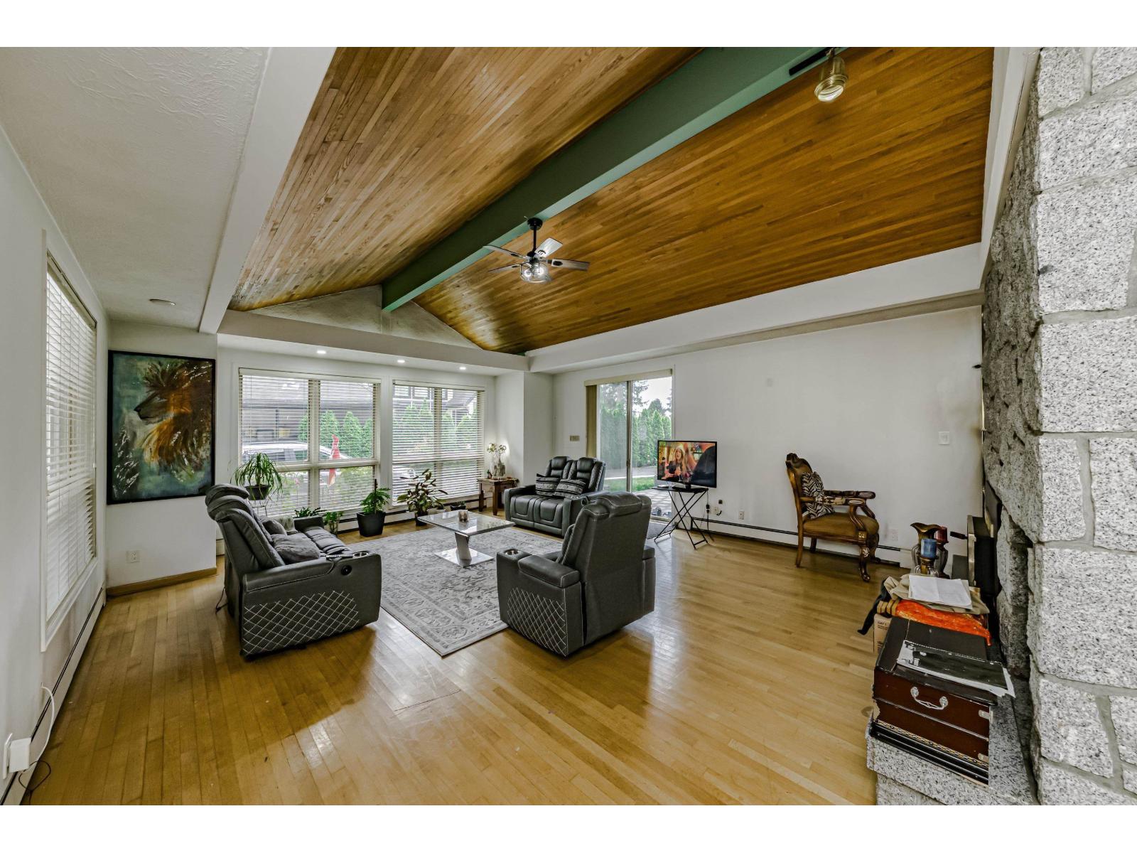 13439 56 Avenue Property Photo 4