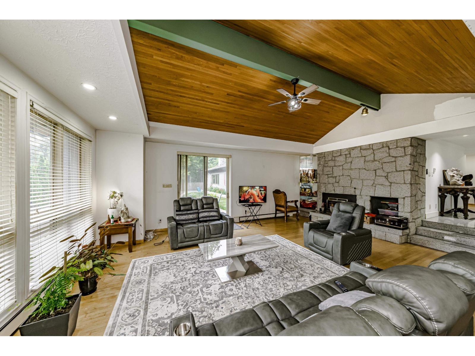 13439 56 Avenue Property Photo 5