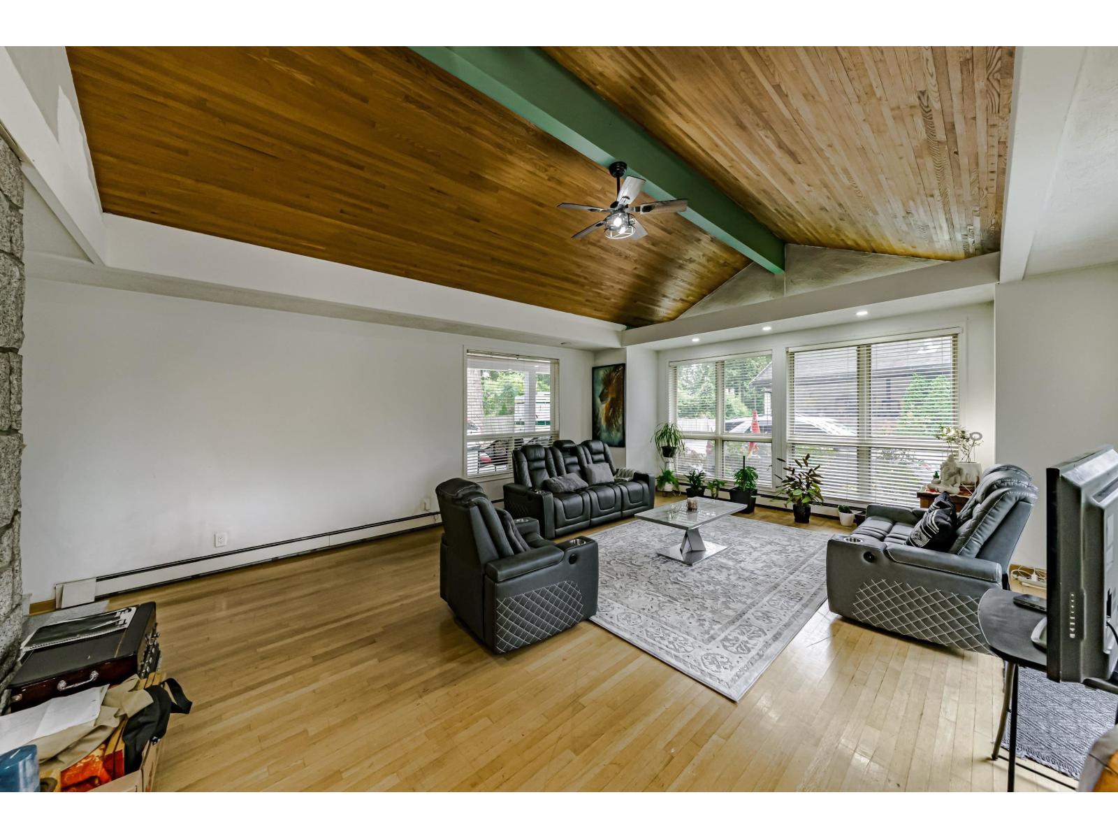 13439 56 Avenue Property Photo 6