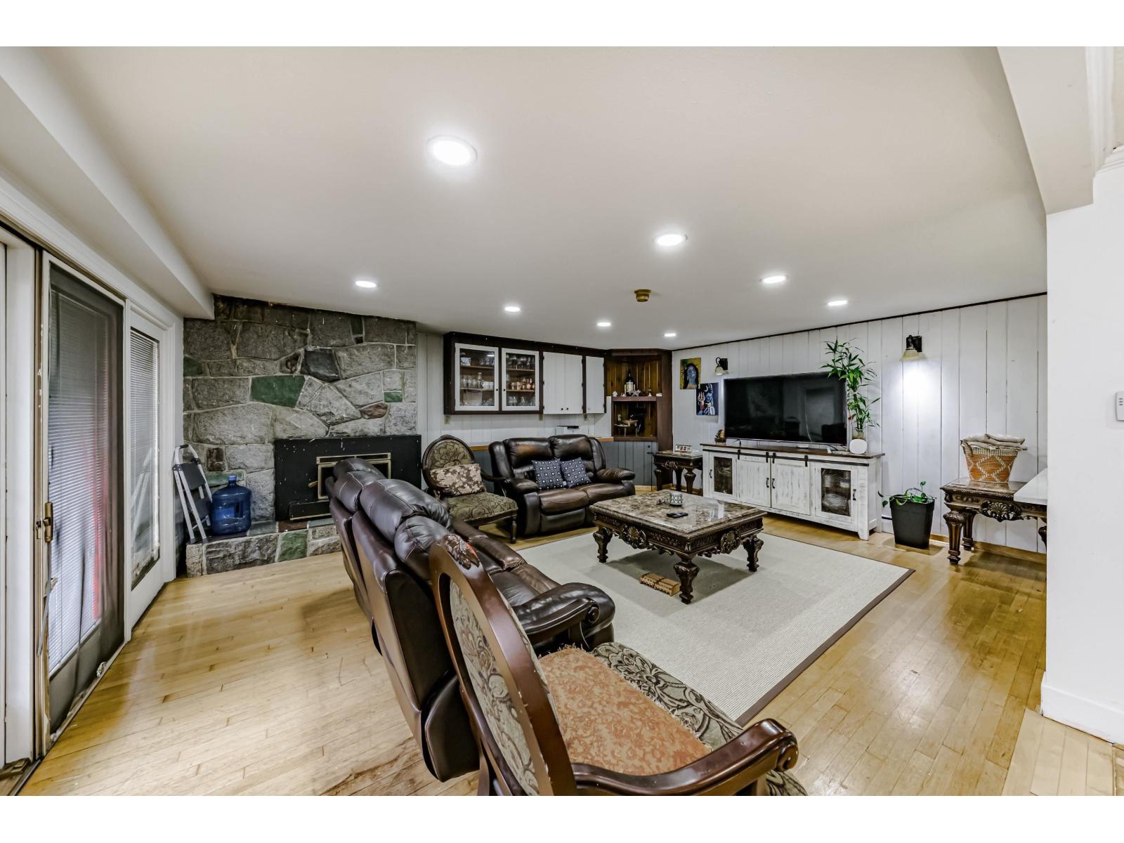 13439 56 Avenue Property Photo 8