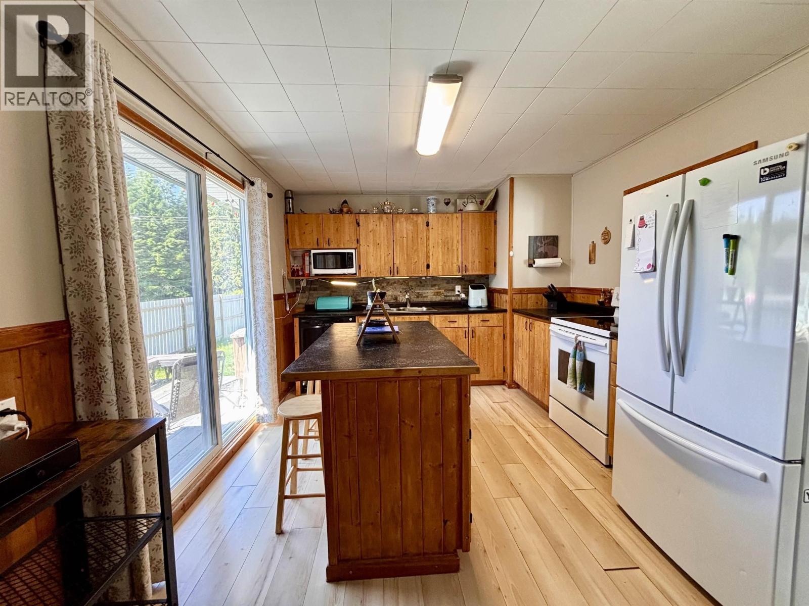 75 Finch Street Property Photo 5