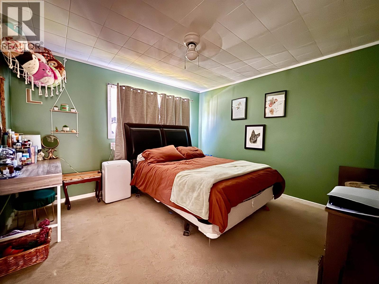 75 Finch Street Property Photo 9