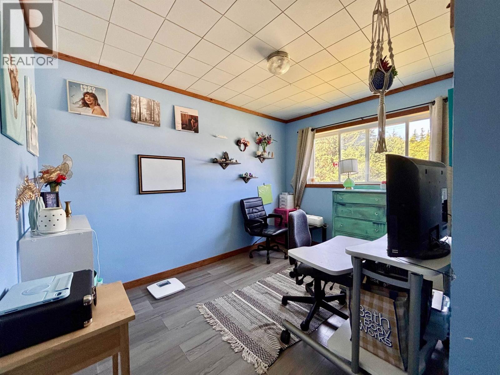 75 Finch Street Property Photo 10