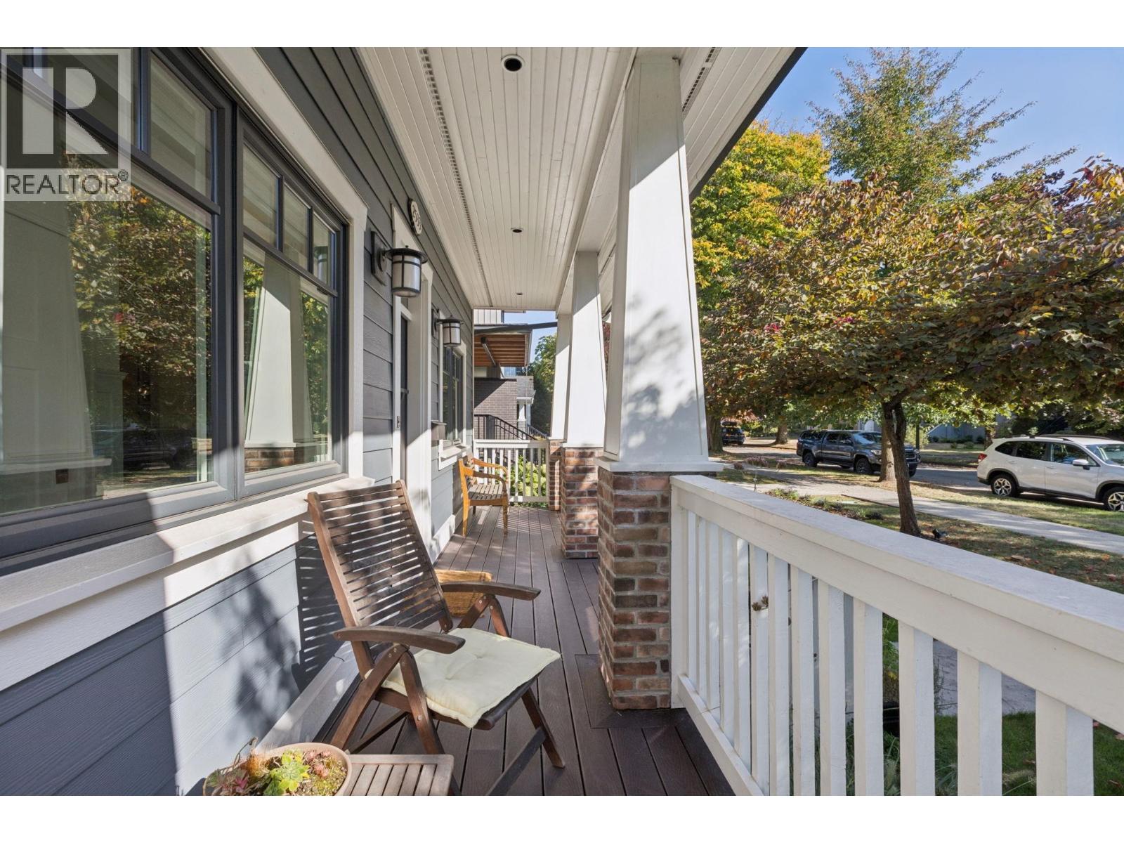 2533 Kitchener Street Property Photo 2