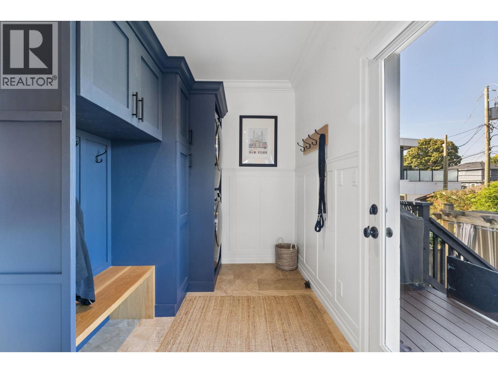 2533 Kitchener Street Property Photo 12
