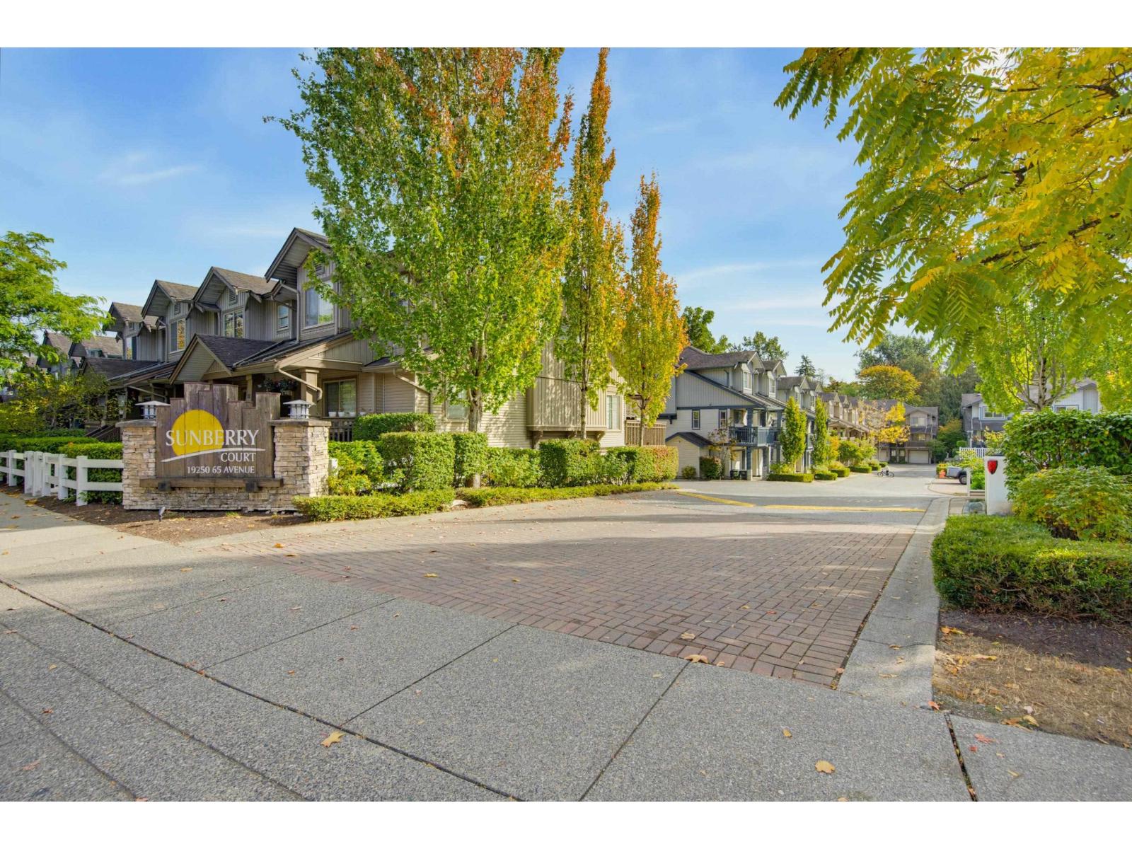 89 19250 65 Avenue Property Photo 2