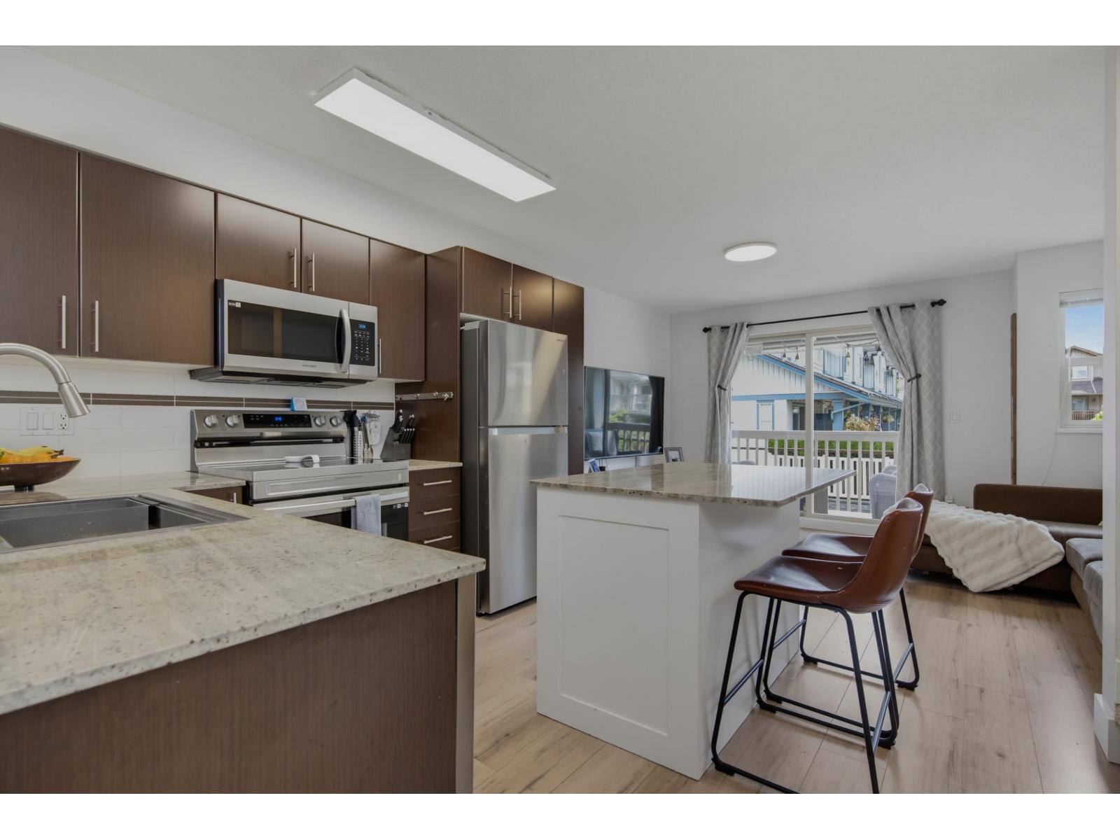 89 19250 65 Avenue Property Photo 3