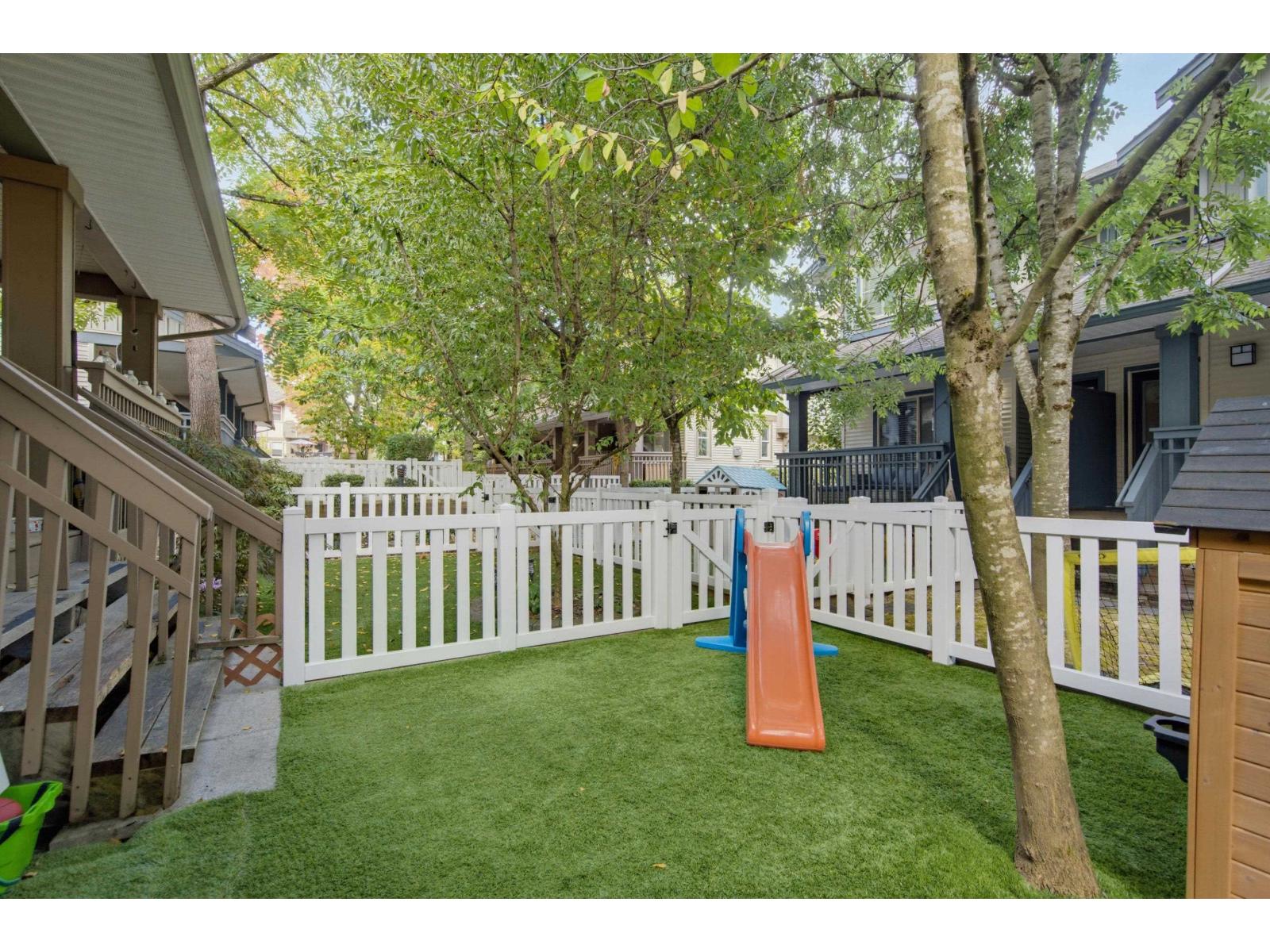 89 19250 65 Avenue Property Photo 32