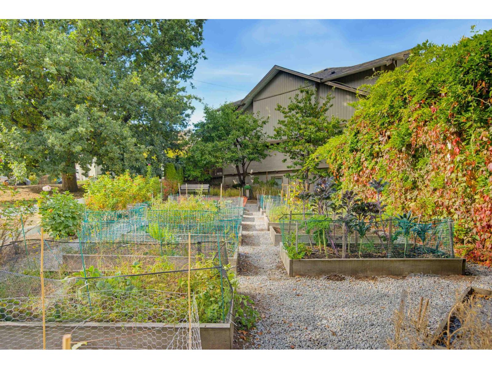 89 19250 65 Avenue Property Photo 34