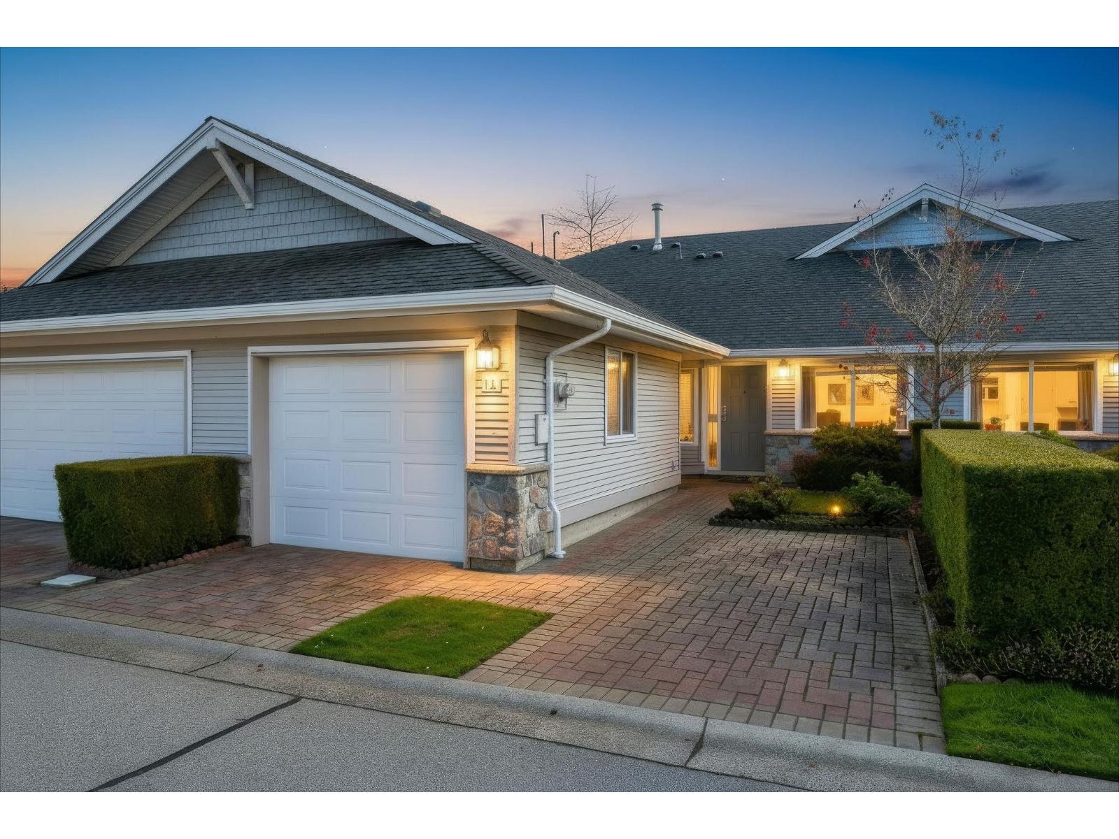14 17516 4 Avenue Property Photo 1