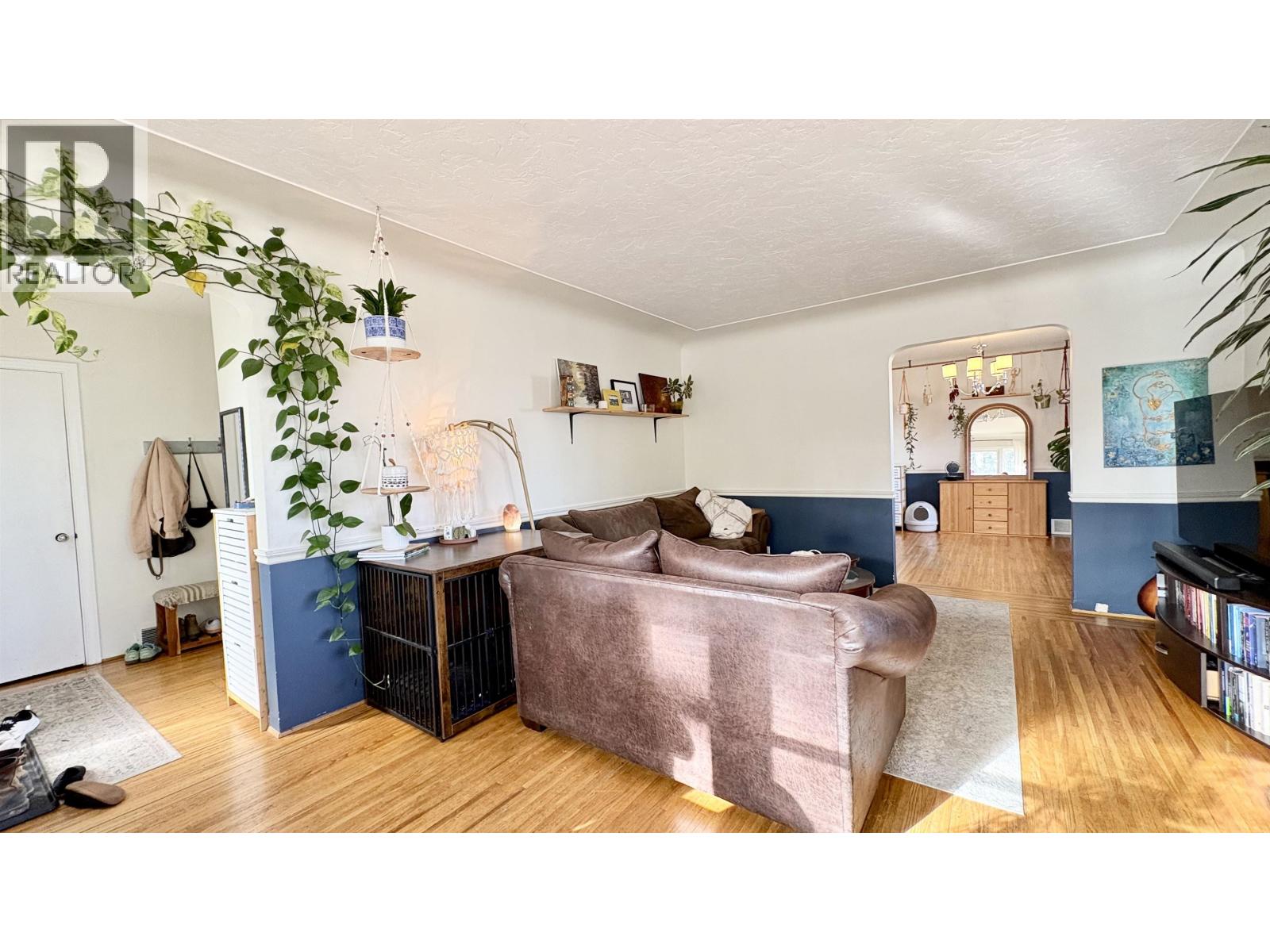 585 Alward Street Property Photo 2