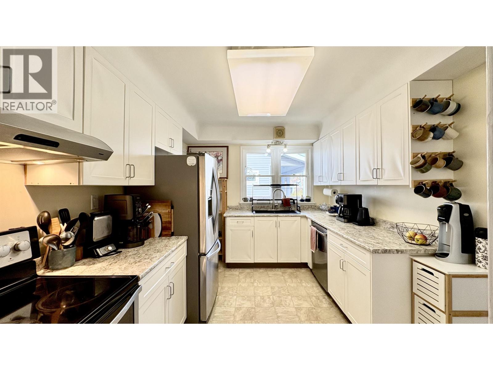 585 Alward Street Property Photo 10