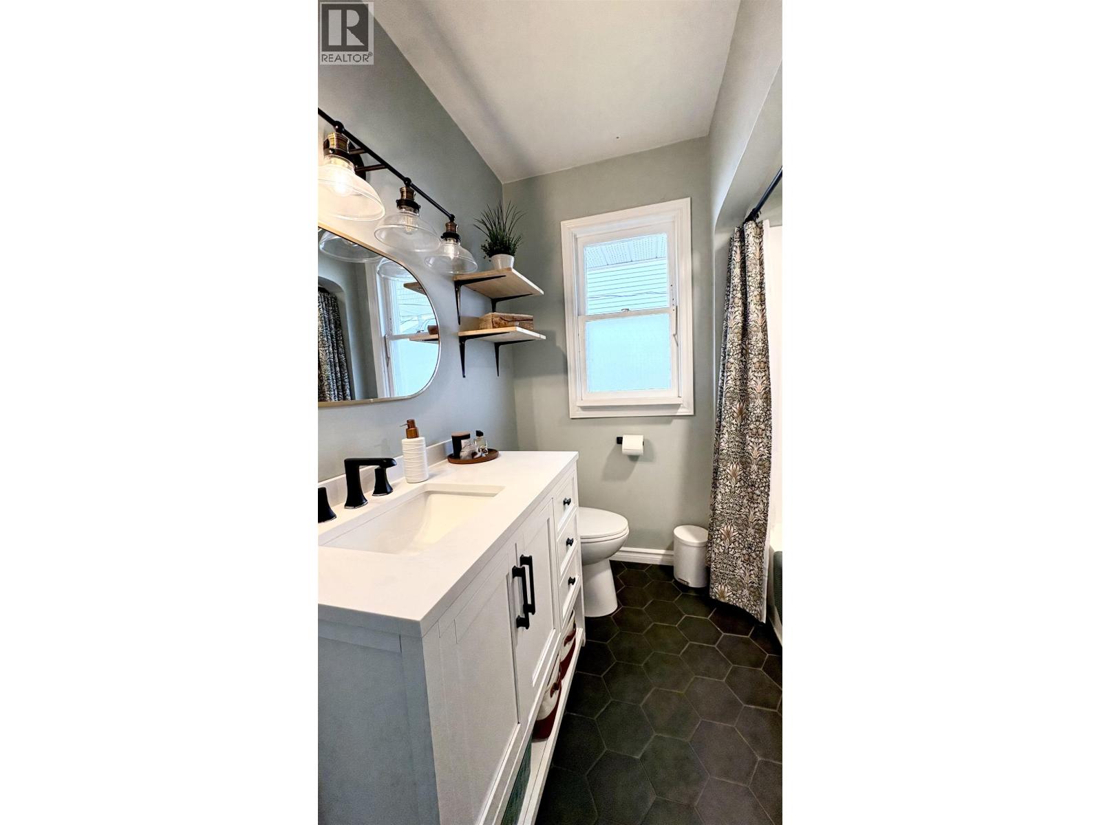 585 Alward Street Property Photo 19
