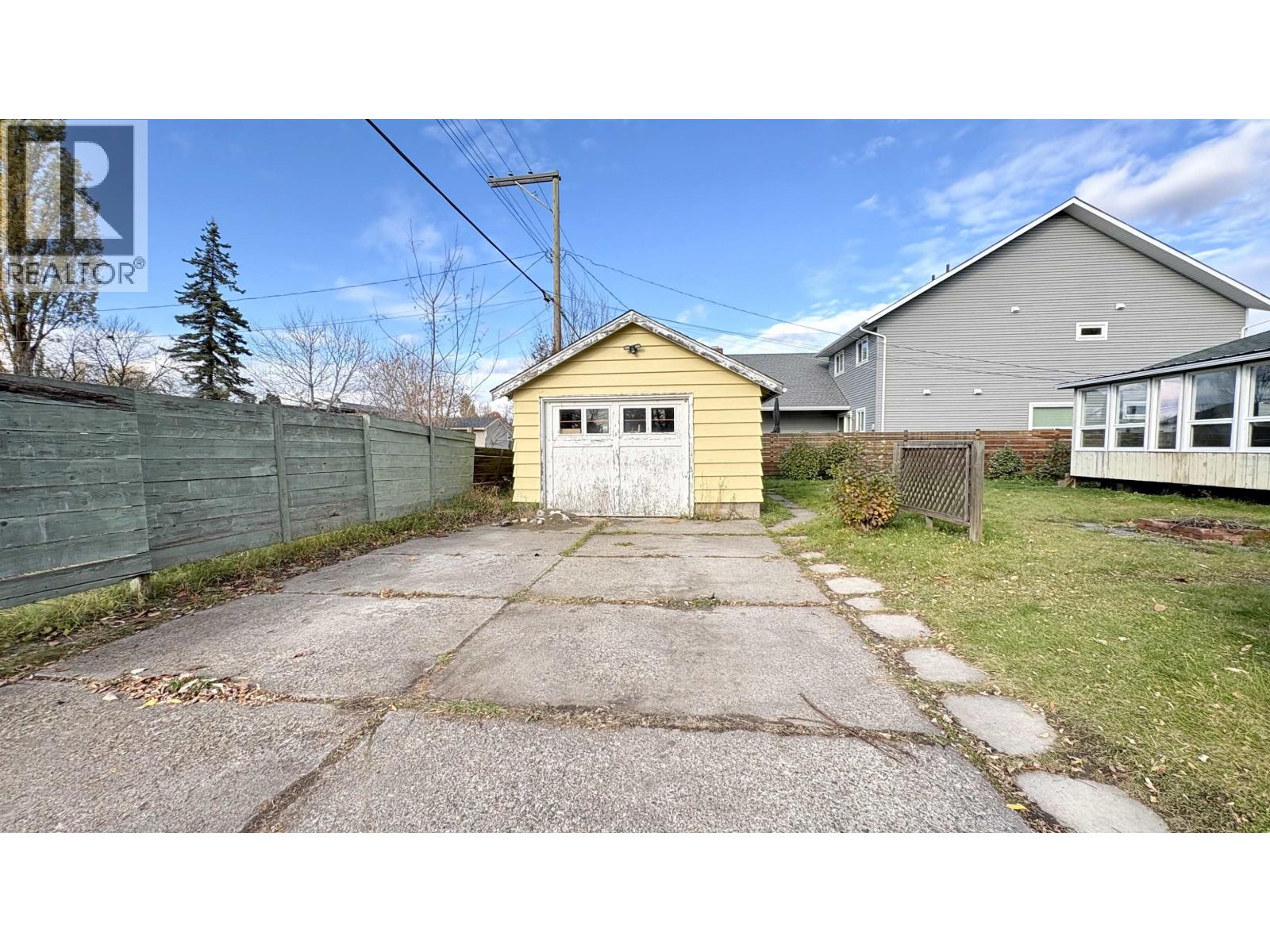 585 Alward Street Property Photo 30
